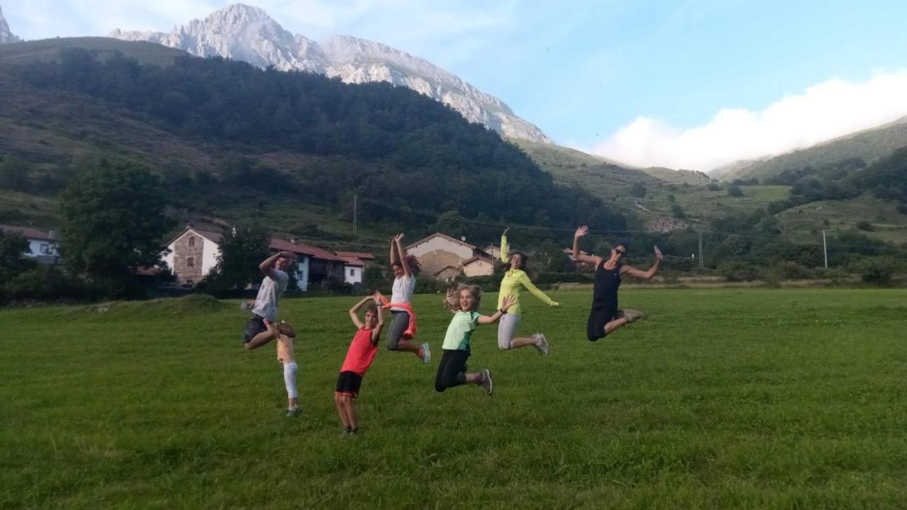 Casa Rural Cares Santa Maria de Valdeon 外观 照片