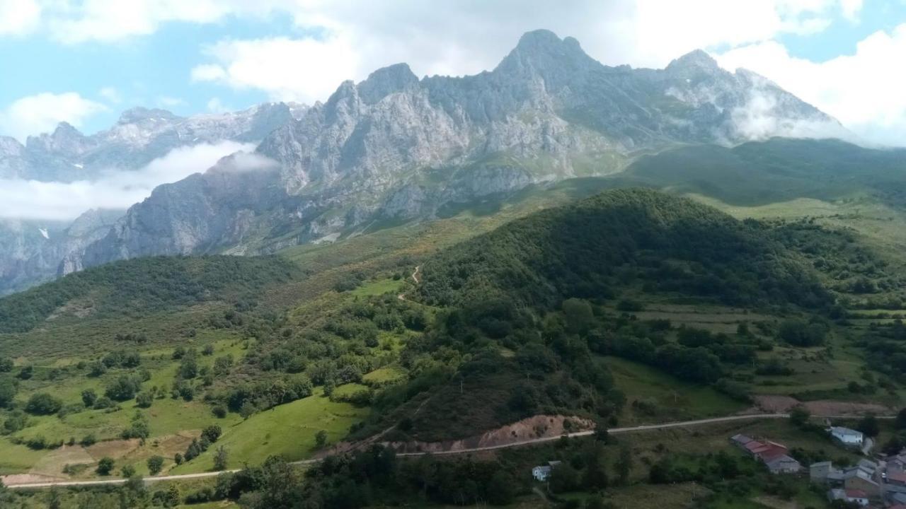 Casa Rural Cares Santa Maria de Valdeon 外观 照片